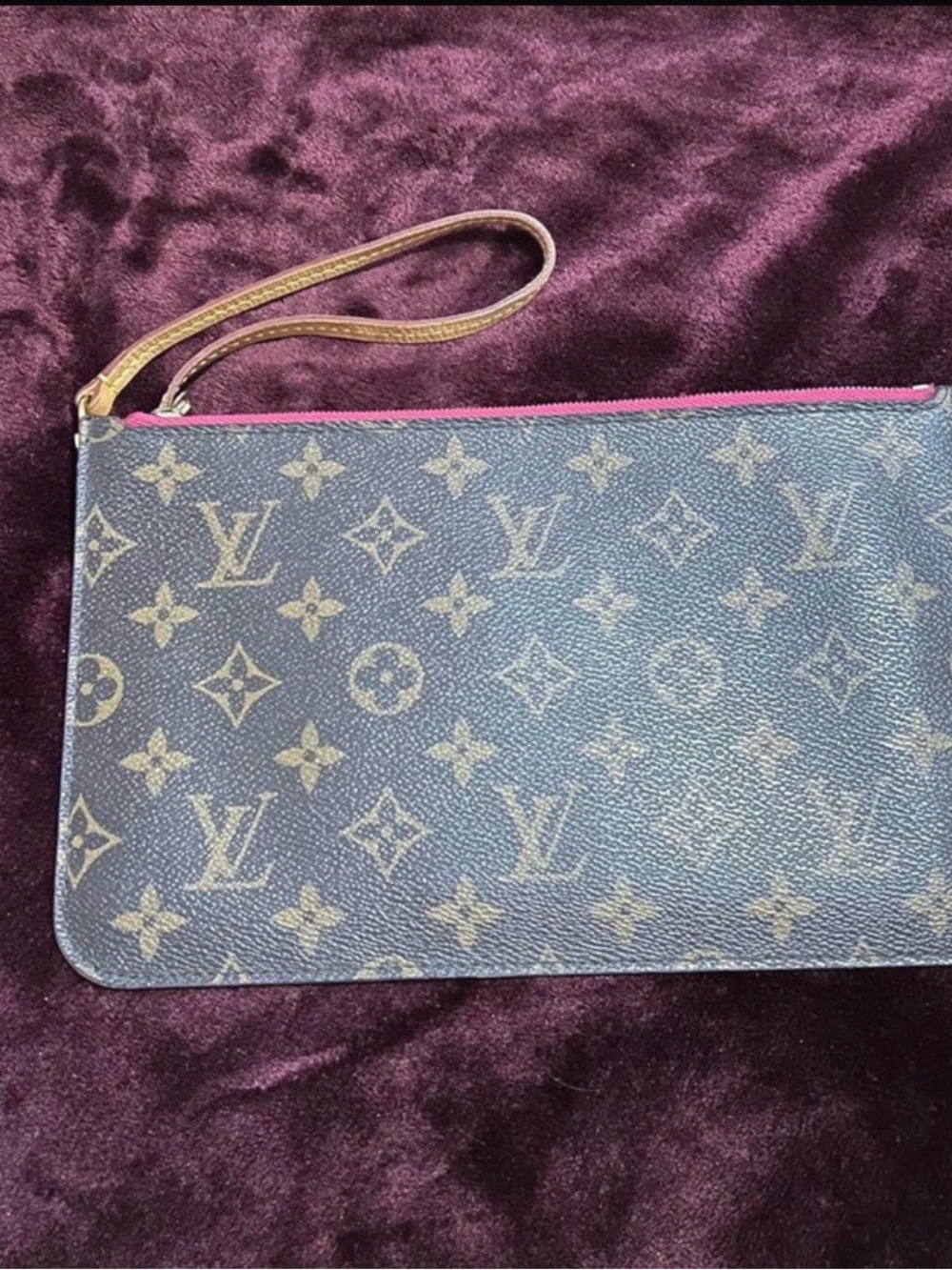 Louis Vuitton Neverfull MM Pochette
